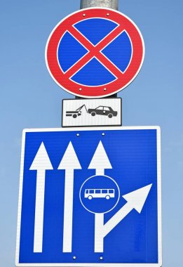 Yok burada durup ok yol işaretleri