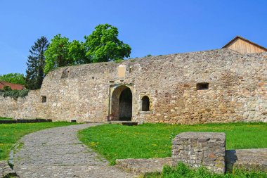 Taş duvar Sarospatak kale berbat