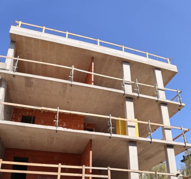 Yeni bir apartman inşaatı