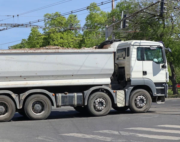 Vrachtwagen Bij Kruising Stad — Stockfoto