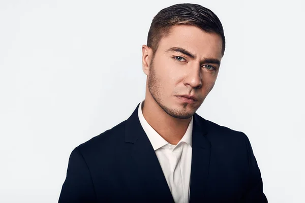 Young handsome business man in suit — Stock Photo, Image