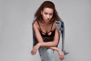 Kot pantolon ve ceket Glamor zarif siyah kadın modeli