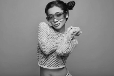 Renkli mayo güzel şirin Asyalı kız