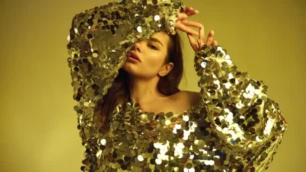 Portrait Sensual Beautiful Brunette Woman Shiny Fashion Dress Sequins Posing — Stock Video