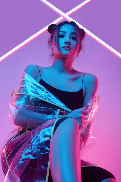 Retrato Mulher Asiática Bonita Elegante Uma Capa Chuva Moda Torno — Fotografia de Stock