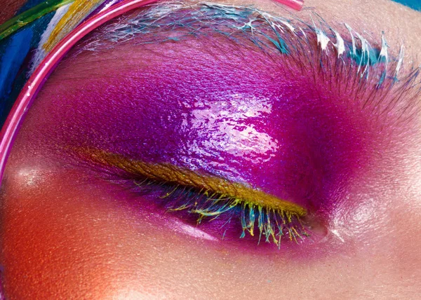 Close-up van creatieve make-up in pop-art stijl. Schoonheid gezicht. — Stockfoto