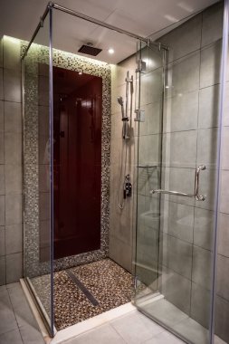 Şık ve lüks banyo iç mimarisi