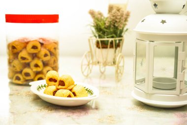 Ananaslı turta ya da nanalı tart, Endonezya 'dan gelen ananas reçeli ile doldurulmuş ya da üzeri ananas reçelli, ancak Asya' nın farklı bölgelerinde bulunur. Kurban Bayramı Konsepti, Seçici Odaklanma