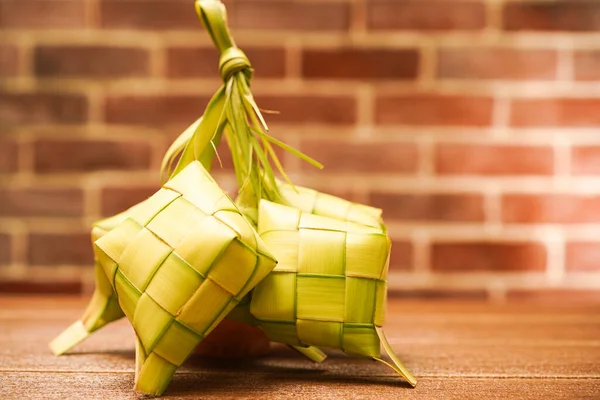 Ketupat Lokal Delikatess Festsäsongen Sydostasien Särskilt Eid Fitri Det Rishylsa — Stockfoto