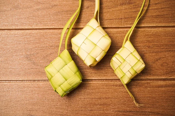 Ketupat Lokal Delikatess Festsäsongen Sydostasien Särskilt Eid Fitri Det Rishylsa — Stockfoto