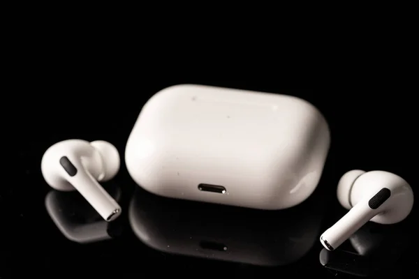 Novos Airpods Pro Apresenta Cancelamento Ruído Ativo Ajuste Personalizável — Fotografia de Stock