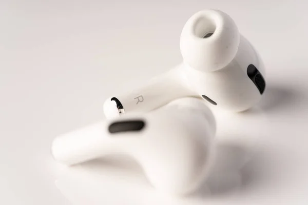 Novos Airpods Pro Apresenta Cancelamento Ruído Ativo Ajuste Personalizável — Fotografia de Stock