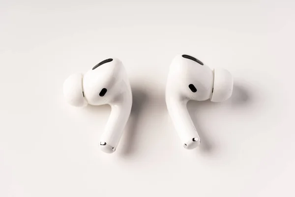 Die Neuen Airpods Pro Zeichnen Sich Durch Aktive Geräuschunterdrückung Und — Stockfoto