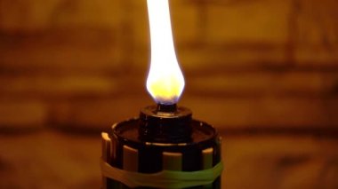 Bambu yağı lambası ya da bayram ya da hari raya dekorasyonu için pelita.