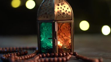 Arap feneri ve tasbih (tespih boncukları) sinematik çekimi, Ramazan ve bayram görüntüleri
