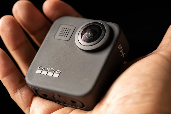 Gopro maksimum siyah karşısında izole