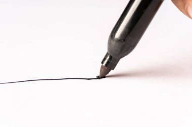 Kalem kalemini izole et