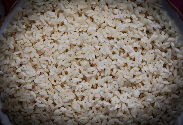 Bir Tabak Dolusu Çiğ Pirinç Pilaf Içeriği — Stok fotoğraf