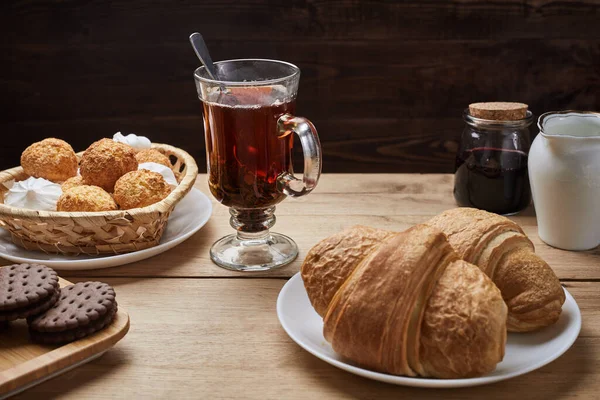 Heißer Tee Auf Den Tisch Gestellt Frühstück Morgen Trinken Frühstück — Stockfoto