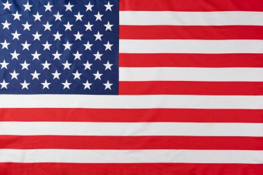 Dalgalı Amerikan bayrağını kapatın. ABD 'nin saten desenli bayrağı. Anma Günü ya da 4 Temmuz. Bayrak ve özgürlük kavramı