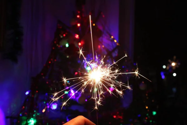 新年闪烁着焰火 — 图库照片