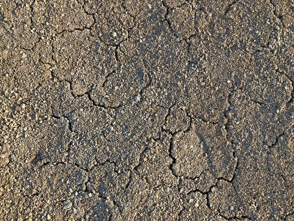 砕いた茶色の乾燥した地面泥 太陽の道の下で乾燥 — ストック写真
