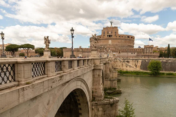 Castel Sant Angelo Ponte Sant Angelo Bridge Tiber River Рим — стоковое фото