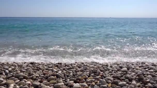 Meer Küste Kieselstrand Welle Erreicht Die Küste — Stockvideo