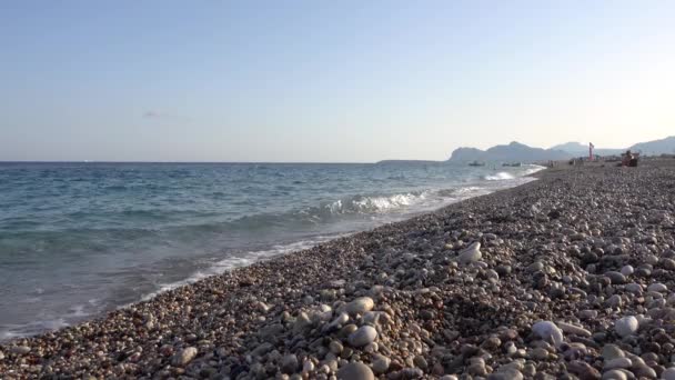 Playa Afandou Costa Del Mar Mediterráneo Playa Guijarros Las Olas — Vídeo de stock