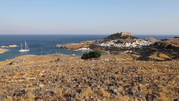 Rhodos Lindos Oude Akropolis Baai Met Boten Middellandse Zee Griekenland — Stockvideo