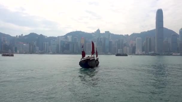 Χονγκ Κονγκ Προβλήτα Λιμάνι Βικτώρια Ιστιοπλοϊκό Πλοίο Θέα Από Kowloon — Αρχείο Βίντεο