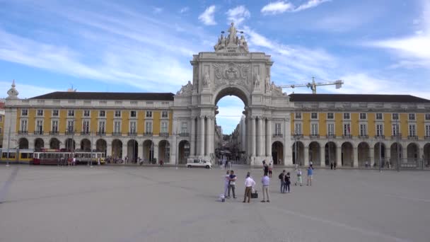 Λισαβόνα Πορτογαλία Commerce Square Triumphal Arch Για Rua Augusta Περπάτημα — Αρχείο Βίντεο