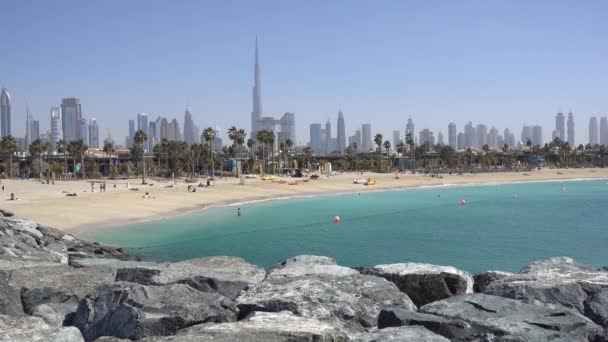 Dubai Vista Playa Mer Los Rascacielos Fondo Ciudad Dubai Emiratos — Vídeos de Stock