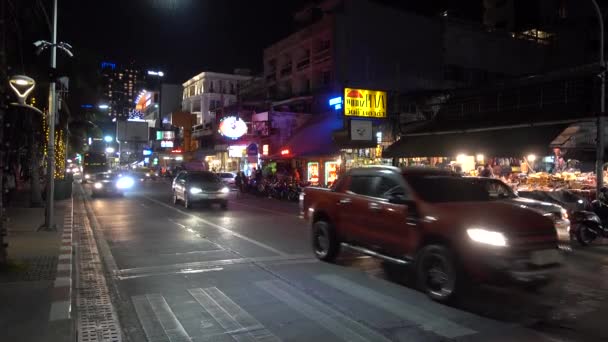 Noite Pattaya Carros Scooters Vão Rua Beach Road Pattaya Tailândia — Vídeo de Stock
