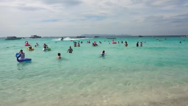 Pattaya Koh Lan Island Tien Beach Moře Lodě Lidé Plavat — Stock video
