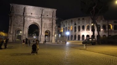 Roma, Colosseum, Arco di Costantino, Piazza del Arco di Costantino, akşam. Roma, İtalya, Mayıs 2019. 