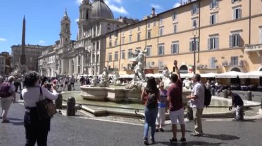 Roma, Piazza Navona, Fontana del Nettuno. Roma, İtalya, Mayıs 2019. 