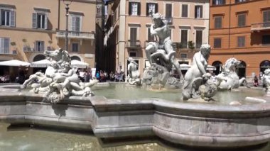 Roma, Piazza Navona, Fontana del Nettuno. Roma, İtalya, Mayıs 2019. 