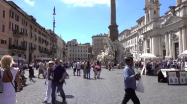 Roma, Piazza Navona, Fontana dei Quattro Fiumi. Roma, İtalya, Mayıs 2019. 