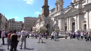 Roma, Piazza Navona, Fontana dei Quattro Fiumi. Roma, İtalya, Mayıs 2019. 