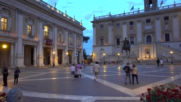 Roma Piazza Del Campidoglio Statue Equestre Marco Aurelio Palazzo Dei — Stok video