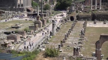 Roma, Roma forumu, Antik Roma 'nın kalıntıları, Capitol Hill' in manzarası. Roma, İtalya, Mayıs 2019. 