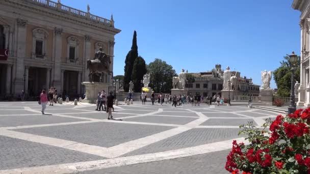 Roma Piazza Del Campidoglio Statue Equestre Marco Aurelio Palazzo Dei — Stok video