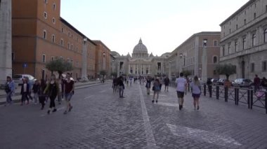 Aziz Peter Bazilikası, Vatikan, Via della Conciliazione, insanlar yürür. Roma, İtalya, Mayıs 2019.