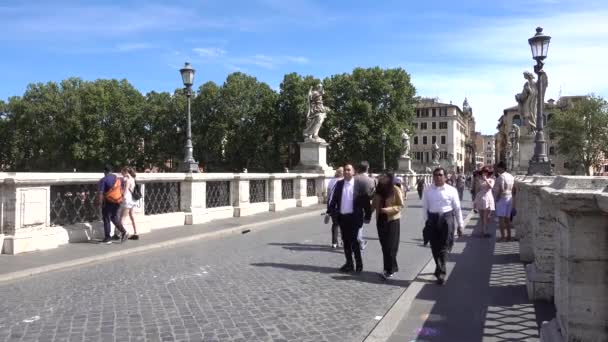 Róma Ponte Sant Angelo Híd Emberek Sétálnak Róma Olaszország 2019 — Stock videók