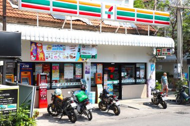 Pattaya 'da 7-Eleven mağazası. Pattaya Tayland Mart 2020