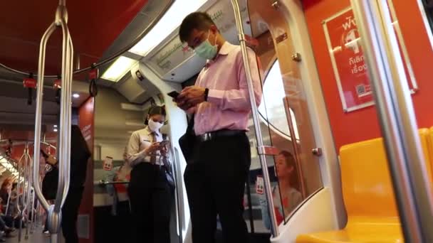 Passagers Bts Skytrain Intérieur Voiture Des Personnes Portant Des Masques — Video