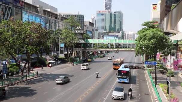 Tráfego Carros Estrada Bangkok Dia Ratchadamri Estrada Tailândia Banguecoque Março — Vídeo de Stock