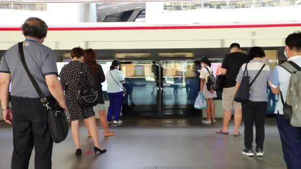 Bts Skytrain Bangkok Passagers Attendent Train Thaïlande Bangkok Mars 2020 — Video