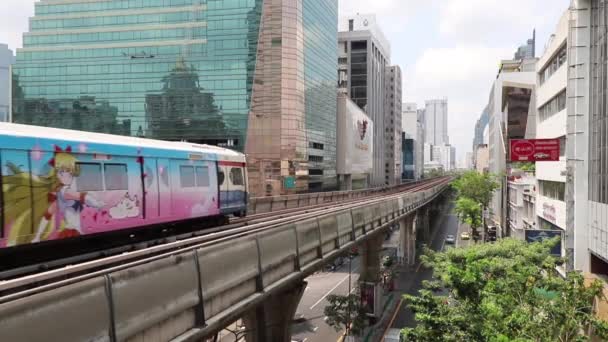 Bts Skytrain Bangkok Passando Treno Sullo Sfondo Della Città Thailandia — Video Stock